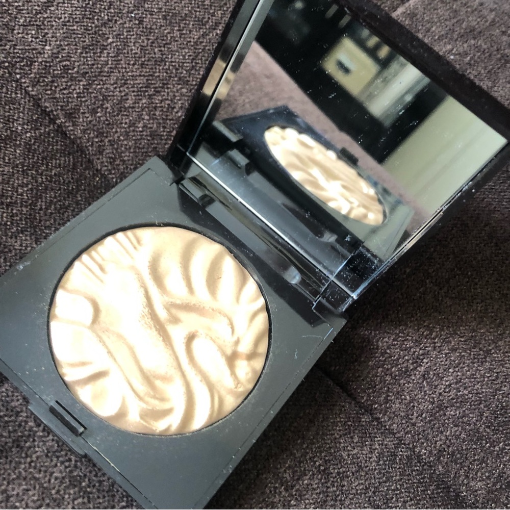 Laura Mercier Face Illuminator 🖤 Addiction